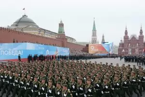 Путин обеща Русия да развива 
             отбранителния си потенциал 