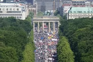 Десетки хиляди европейци
протестират срещу национализма