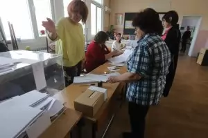 Кабинетът шоково увеличи разходите за изборите