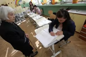 Партийният контрол на изборната
администрация минира вота