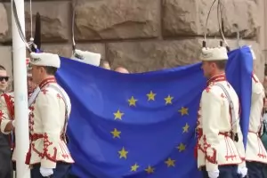 Една трета от българите вярват в положителна промяна на Европа