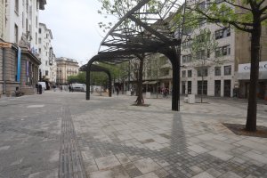 Ремонтът на столичния площад Славейков ще продължи и след премахването