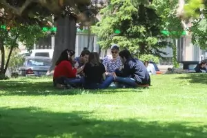 През май догодина ще почиваме 14 дни