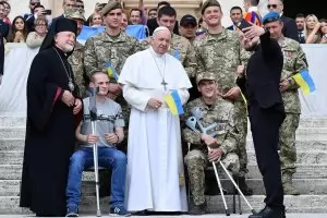 Украйна обеща на Русия политика на "моркова и тоягата"