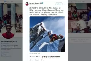 Още трима алпинисти загинаха на Еверест заради задръстване