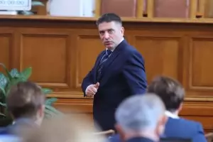 Правосъдният министър крие и анализа на законодателството