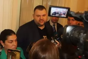 Майката на Пеевски и бивши авери на Божков са в списъка Магнитски