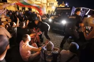 Оправдан за „нощта на белия автобус“ полицай осъди прокуратурата