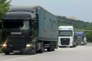 За 3 часа Ананиев забрани и разреши транзита на ТИР-ове към Турция