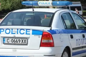 Двама мъже са задържани за купуване на гласове в Дупница