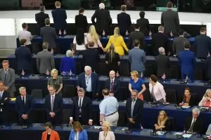 Евродепутати с провокативни акции срещу ЕС