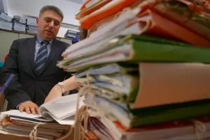 5 нeудобни въпроса по скандала със случайното разпределение на делата