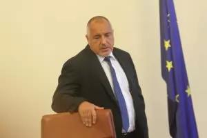 Борисов се похвали, че "почти всеки ден" откривал заводи и училища
