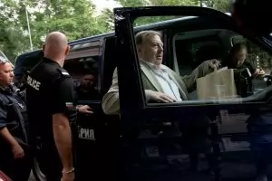 Прокуратурата се зарови и в сделки с църковни имоти