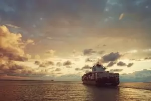 Пирати похитиха 10 турски моряци край Нигерия