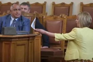 ГЕРБ харесва тайно Мая Манолова за кмет