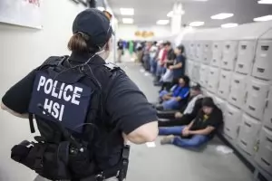 САЩ арестуваха стотици нелегални имигранти след стрелбите 