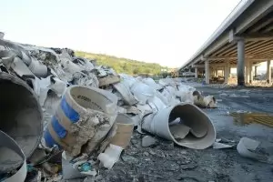 Екоминистърът обяви "национално турне" за боклука