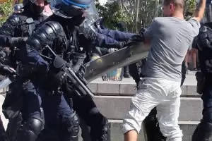 Протести срещу полицейското насилие тресат Франция