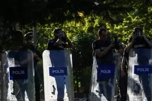 Турските сили за сигурност заловиха над 300 нелегални емигранти 