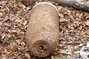Земеделец намери бомба от Втората световна война докато оре