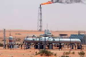  Петролът и мирът пламнаха при атаката в Саудитска Арабия 