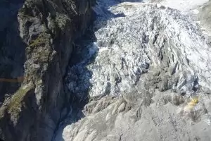 Евакуират хижи под Монблан заради топящ се ледник