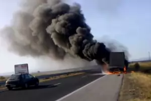 Тир с гуми се запали на АМ "Тракия"