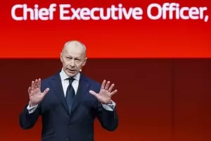 Уволнение на директор спасява съюза с Renault