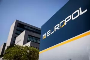 Европол алармира за заплахата от киберизнудвачи