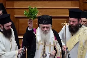Гръцкият архиепископ призна украинската църква