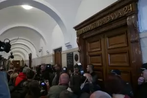 Полфрийман не се яви по делото срещу пускането му от затвора