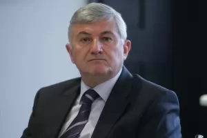 Казахме на младите: Няма смисъл да се осигурявате