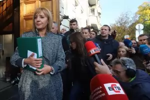 Новото дружество за язовирите първо си напазарувало коли