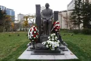 До НДК бе открит паметник на Симеон Радев
