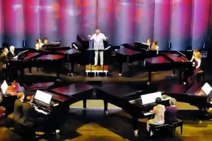 16 пианисти свирят на 8 рояла в 4 български града