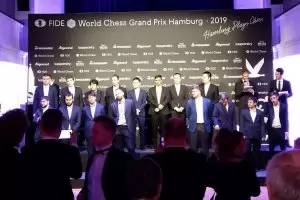  Топалов започна с победа на Гран при в Хамбург