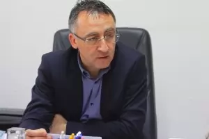 Шефът на училищните директори атакува кмета Терзиев заради образованието