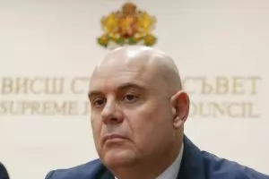 Разследването за боклука си спечели спецнадзор от Гешев