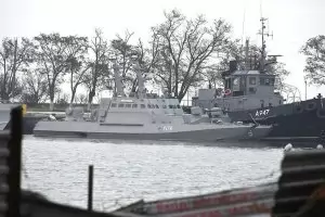 Русия предаде на Украйна 
             3 арестувани военни кораба 