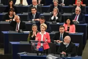 ЕП одобри новата ЕК с голямо мнозинство