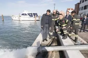 Корупцията потопи под вода Венеция