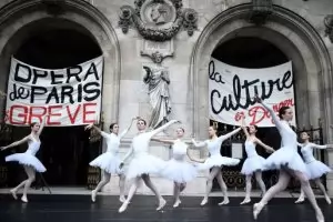 Парижките балерини първи пробиха реформата на Макрон
