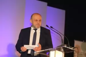 Т. Дончев: Изкуството е да се движим по ръба на бръснача