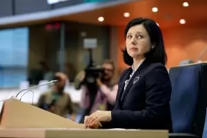 ЕК ще следи за плурализма в медиите