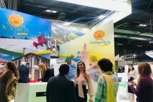 Ангелкова откри шарен туристически щанд в Мадрид