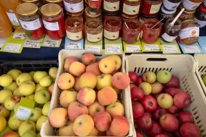 Цените на храните на едро се повишават с близо 5 на сто