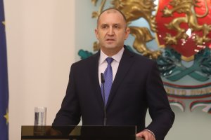 Държавният глава Румен Радев прави обръщение към българските граждани Поводът са