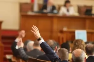 Бюджетната комисия одобри 25 ст. отстъпка на литър гориво