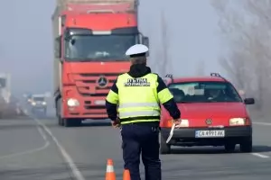 КАТ започва хайка за коли с мръсни табели